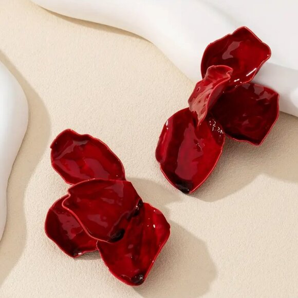 NEW Fallon Lacquer Red Flower Petal Abstract Statement Earrings - Picture 3 of 5